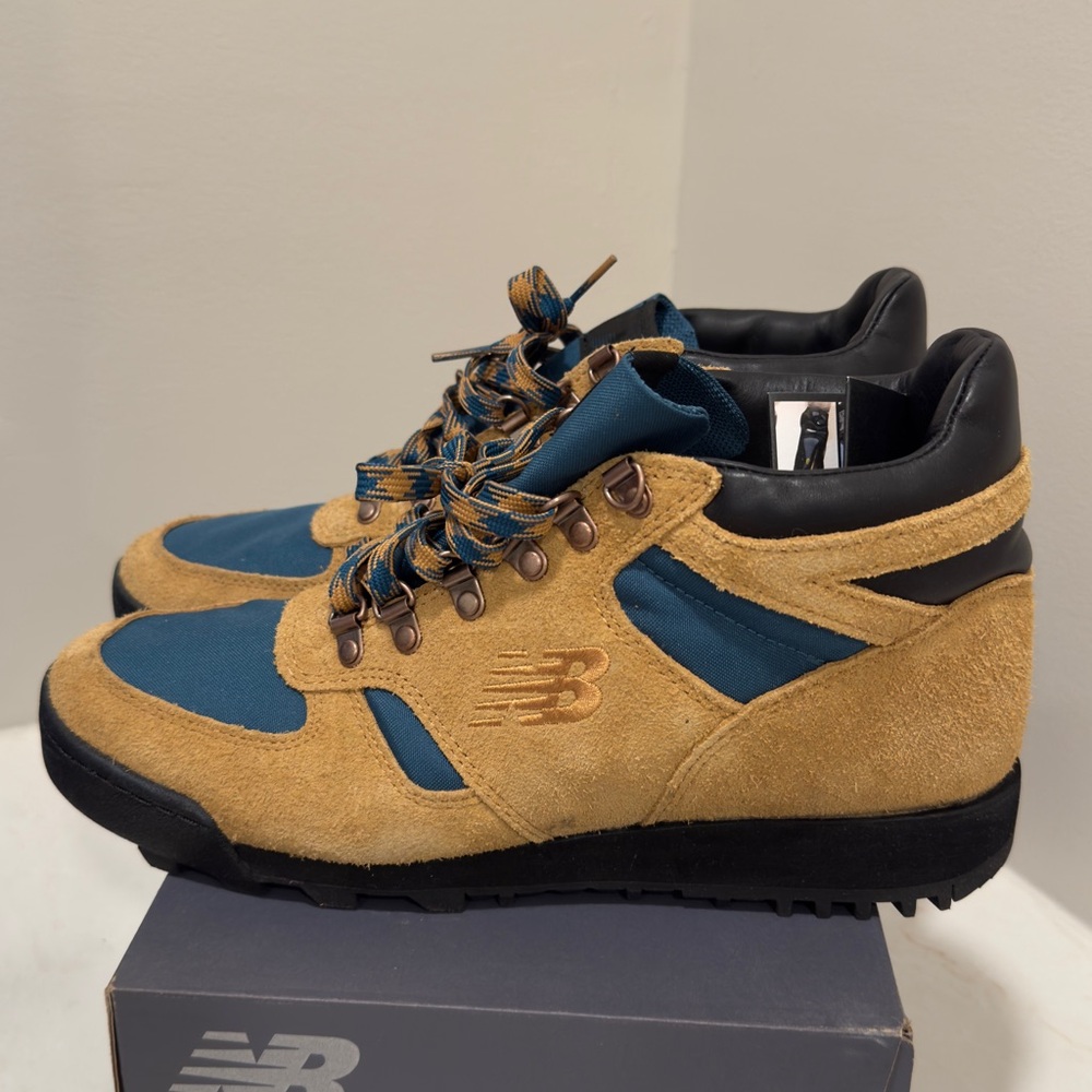 New Balance Rainier size 10